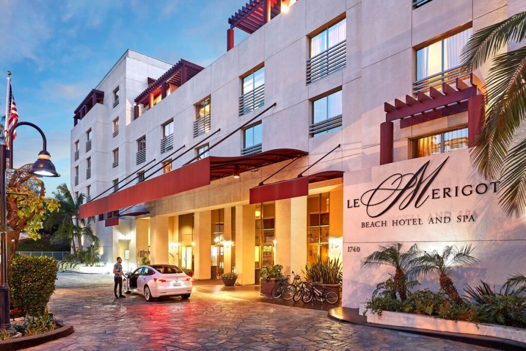 An image of the front facade of Le Merigot santa Monica, where the Seminar Group Real Estate Investment Tools for Contaminated and Distressed Properties conference will be held to discuss brownfields and redevelopment.